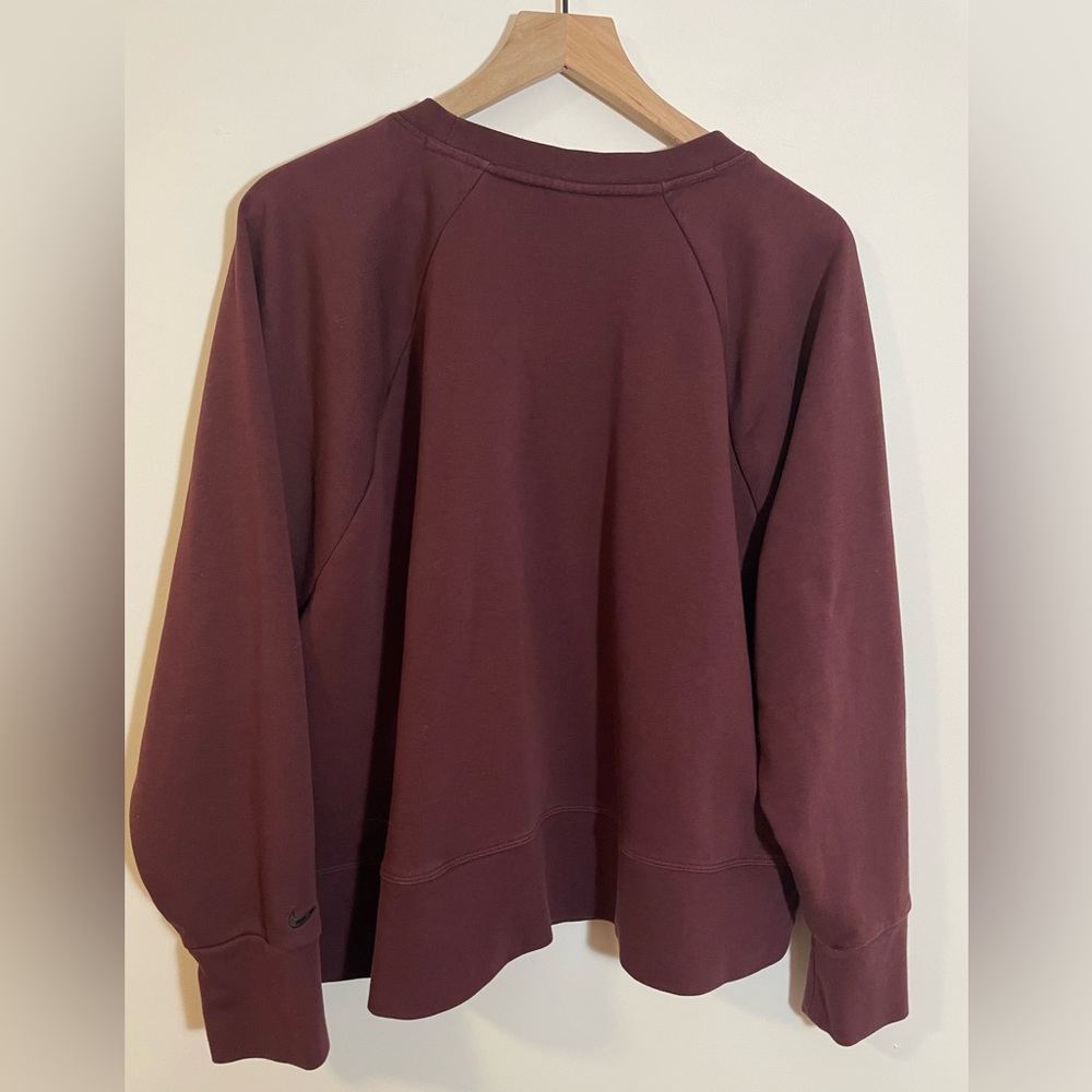 Nike Women's Burgundy Cropped Crewneck Sweatshirt Size XXL EUC - Picture 8 of 12